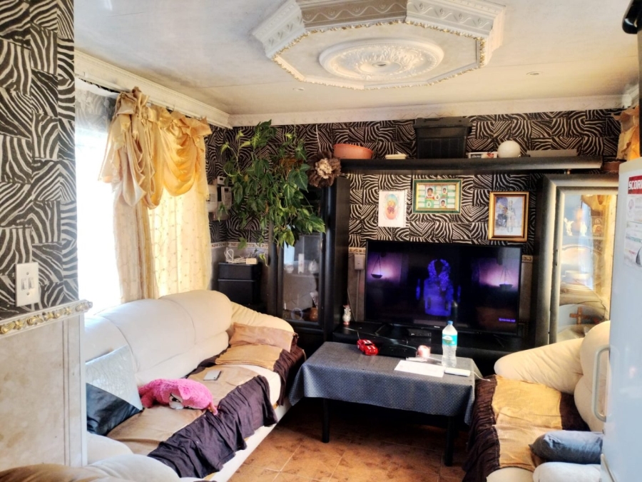 3 Bedroom Property for Sale in Molifi Tau Kloof Free State